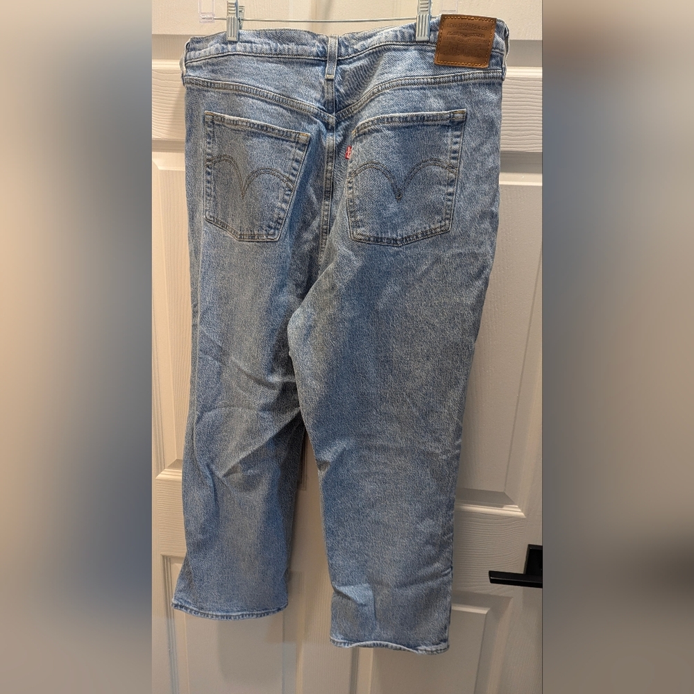 Levi's Premium Ribcage Straight Jeans - Picture 3 of 6
